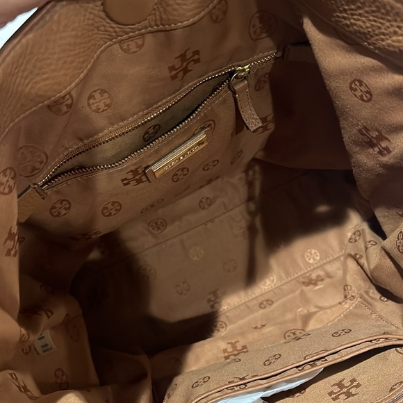 Tory Burch Tan Pebbled Leather Hobo Bag - Picture 5 of 11